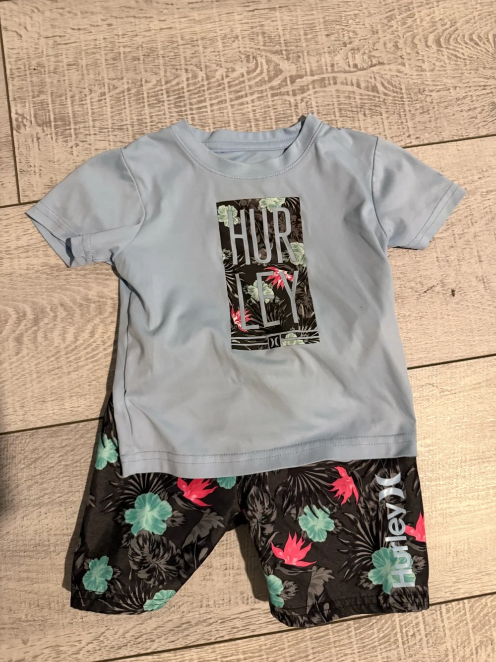 Hurley Toddler 2-Piece Dri-FIT Athletic Outfit Gray & Tropical Shorts Size 24M